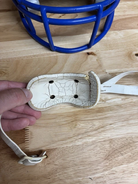 2012-RIDDELL-SPEED-FOOTBALL-HELMET-Black-And-Blue (1) 2012-RIDDELL-SPEED-FOOTBALL-HELMET-Black-And-Blue (1)