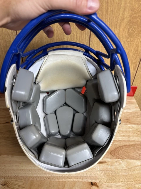 2012-RIDDELL-SPEED-FOOTBALL-HELMET-Black-And-Blue (6) 2012-RIDDELL-SPEED-FOOTBALL-HELMET-Black-And-Blue (6)