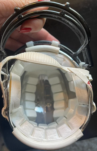 ESPN-Riddell-minatire-football-helmet (4) ESPN-Riddell-minatire-football-helmet (4)