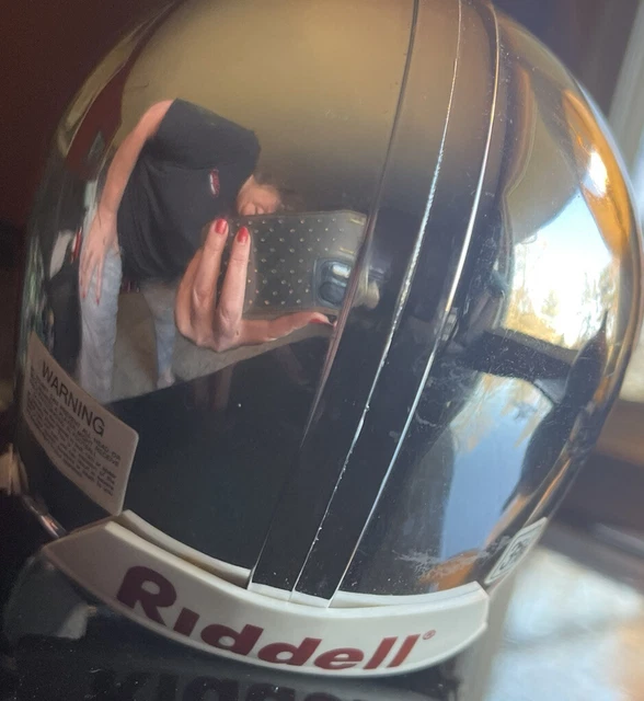 ESPN-Riddell-minatire-football-helmet (6) ESPN-Riddell-minatire-football-helmet (6)